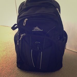 High Sierra rolling bag. Huge!